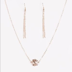 Paparazzi ‘Pleasantly Primrose’ Necklace